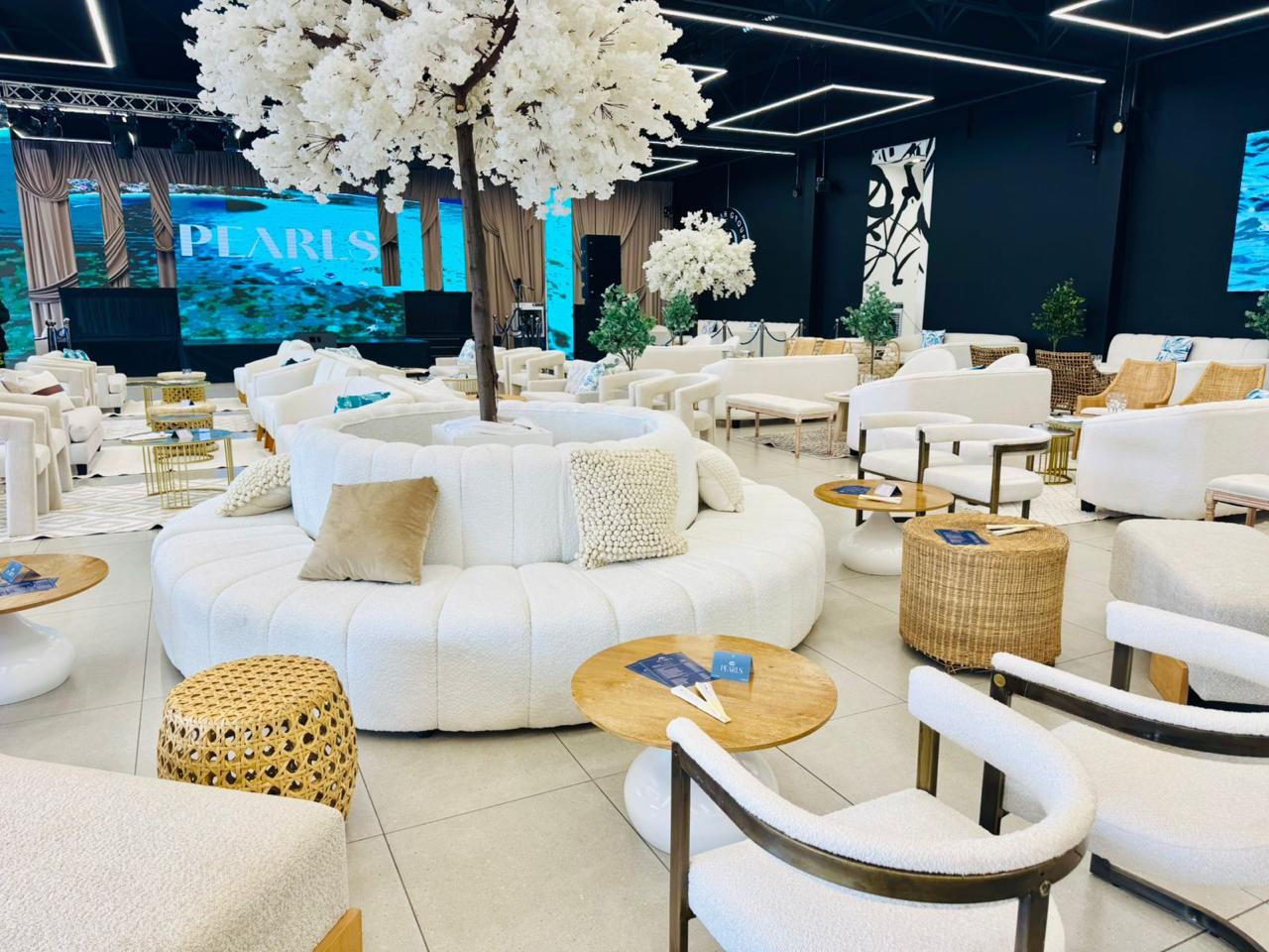 Blossom lounge reception